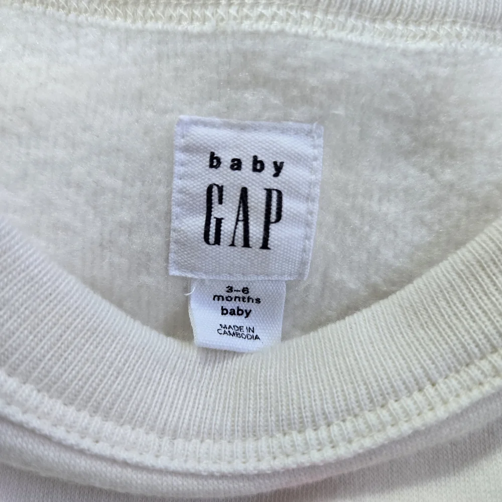 Baby Gap Ivory Fuzzy Penguin Snap Closure Long‎ Sleeve Winter One-piece Sz 3-6M